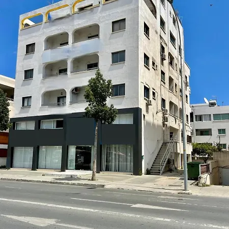 Lazuli Center Ap 5b * Larnaca