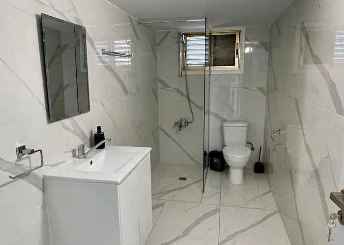 Centro * لارنكا